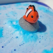 Bomb Cosmetics Stop Clown Fishing Bath Blaster