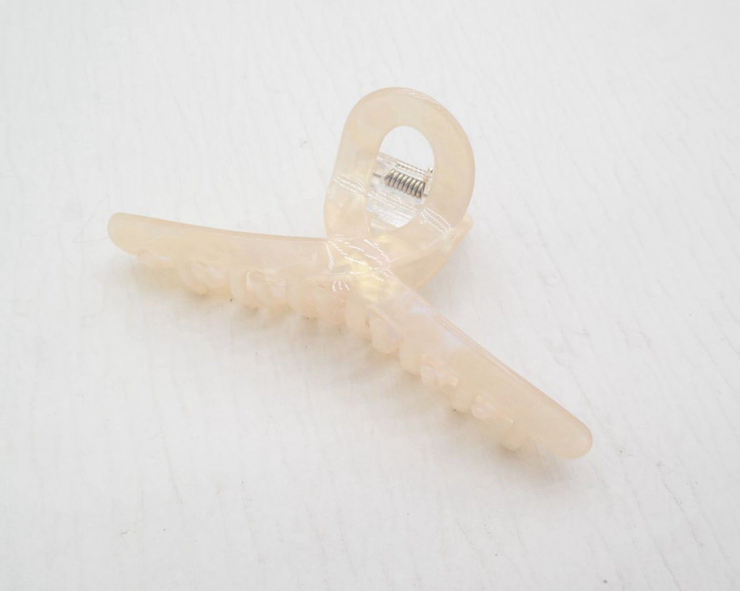Twist Cream Hair Claw Clip
