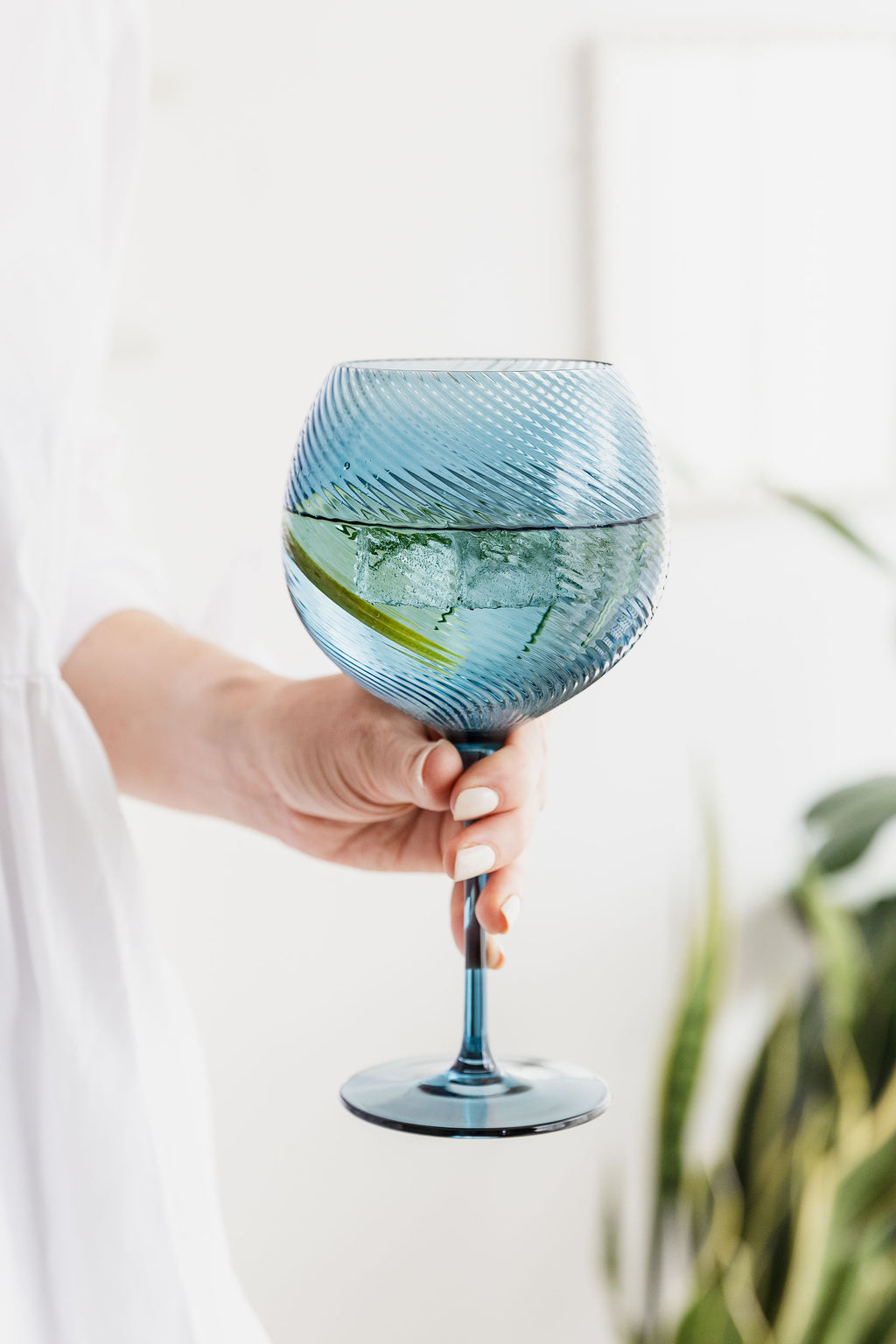 Twist Gin Balloon Glasses Set of 2 Blue / Green