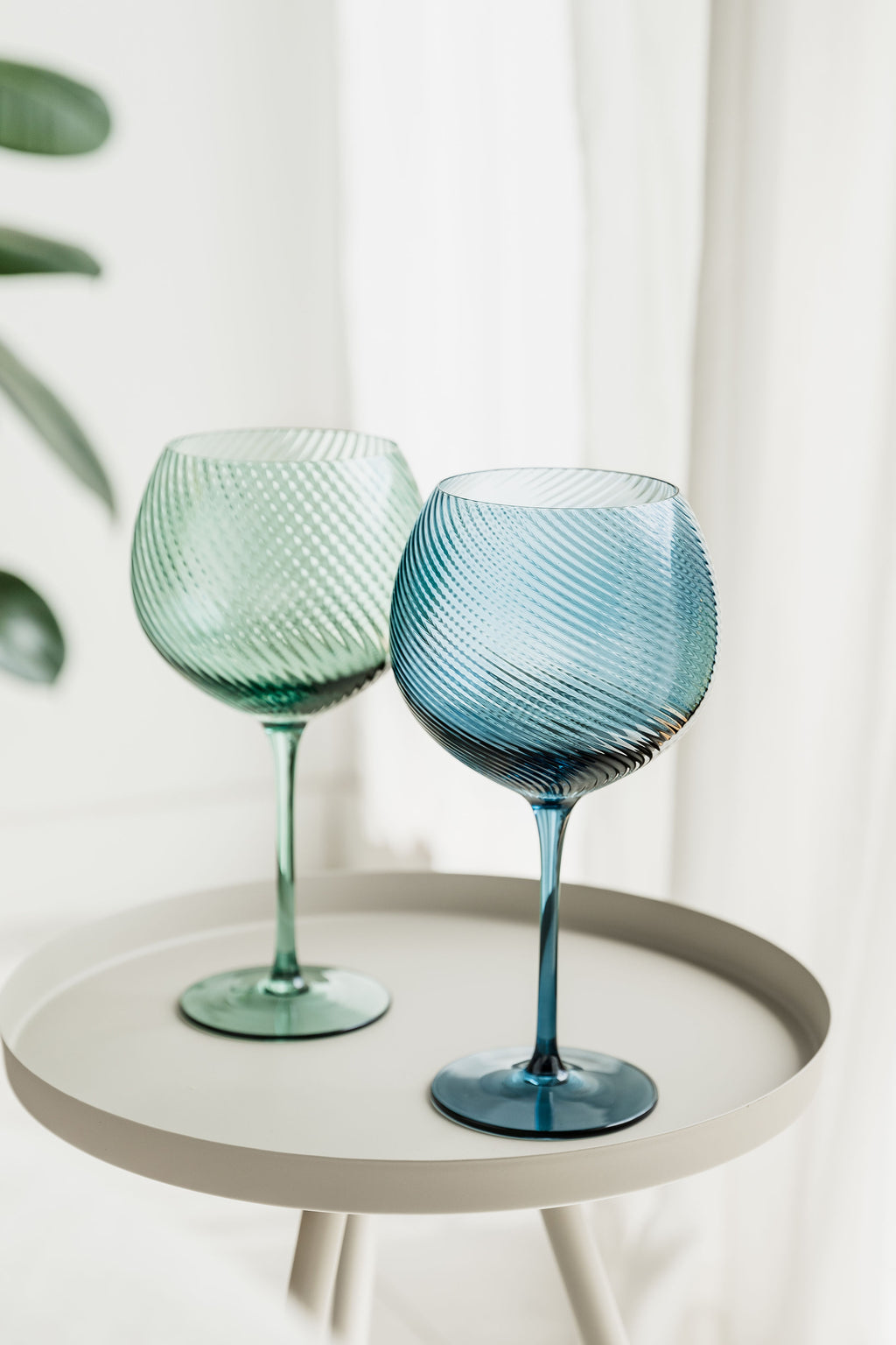 Twist Gin Balloon Glasses Set of 2 Blue / Green