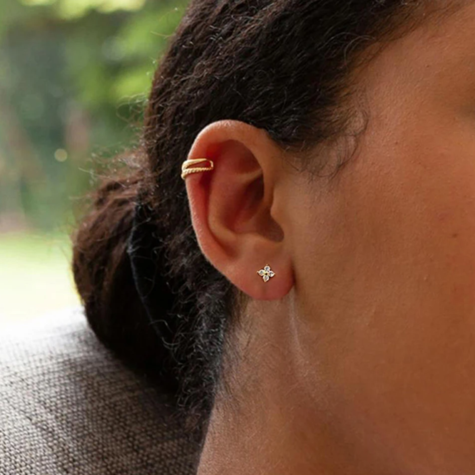 She Is Beautiful Flowers Studs Gold