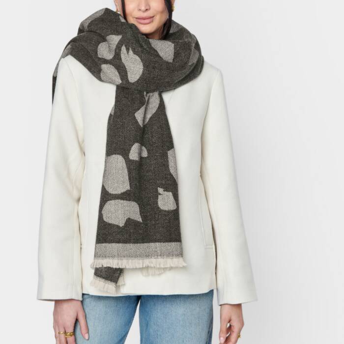Katie Loxton Printed Blanket Scarf Large Leopard Black/Off White
