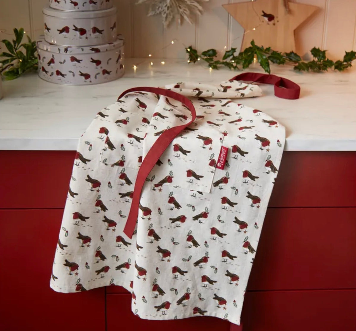 Christmas Robins Retreat Apron