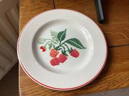 Emma Bridgewater Plate Raspberries 6 1/2 Inch
