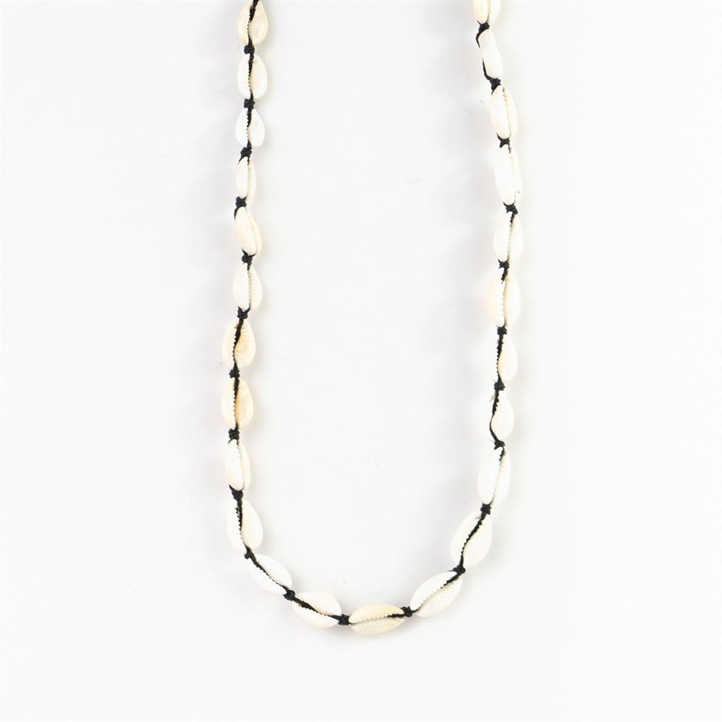 Pineapple Island Shell Necklace White