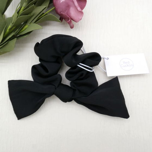 Pure Fashions Bow Scrunchie Black