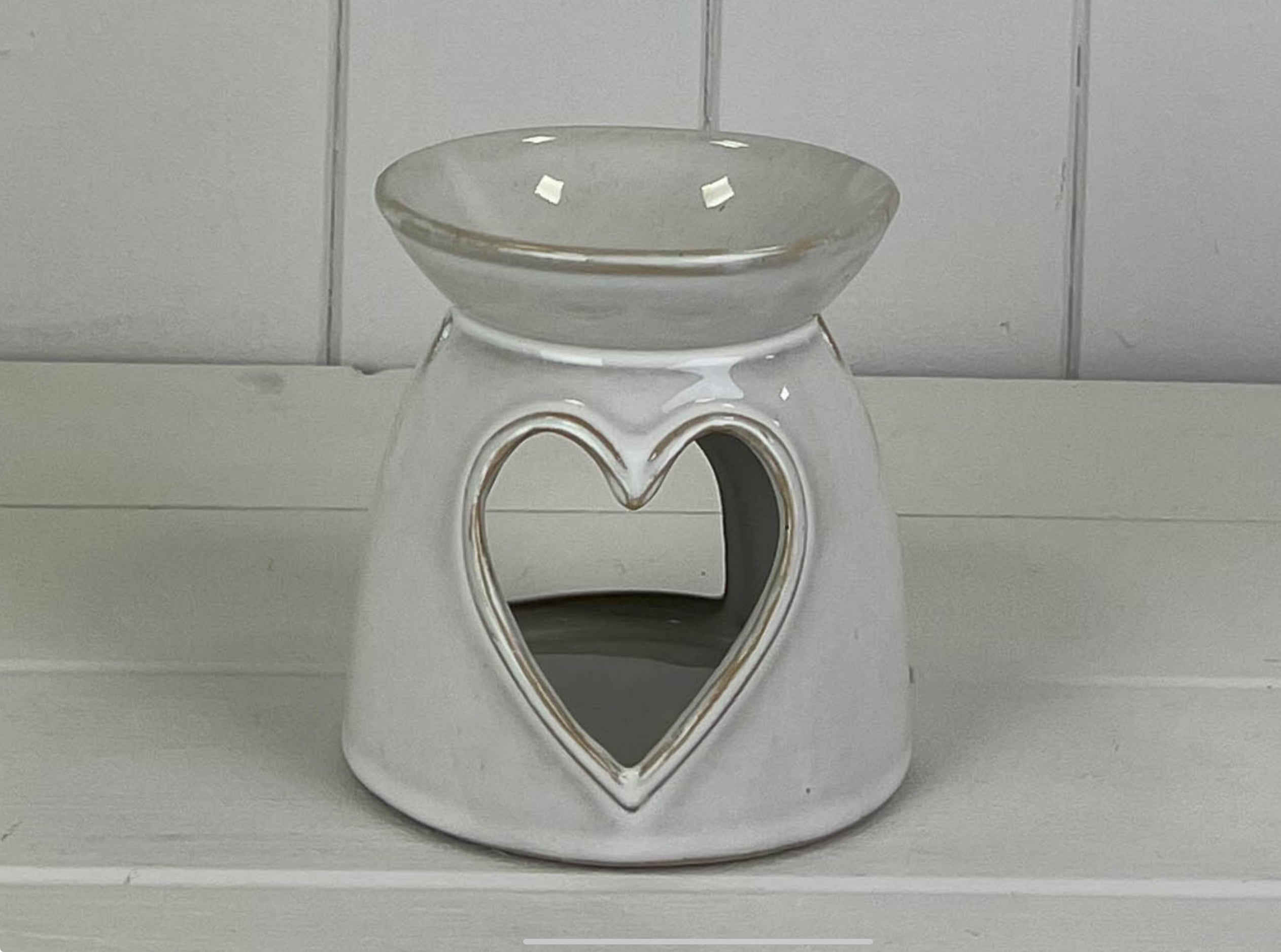 Glazed Ceramic Wax Oil Burner with Heart Cut Out with Textured Detail