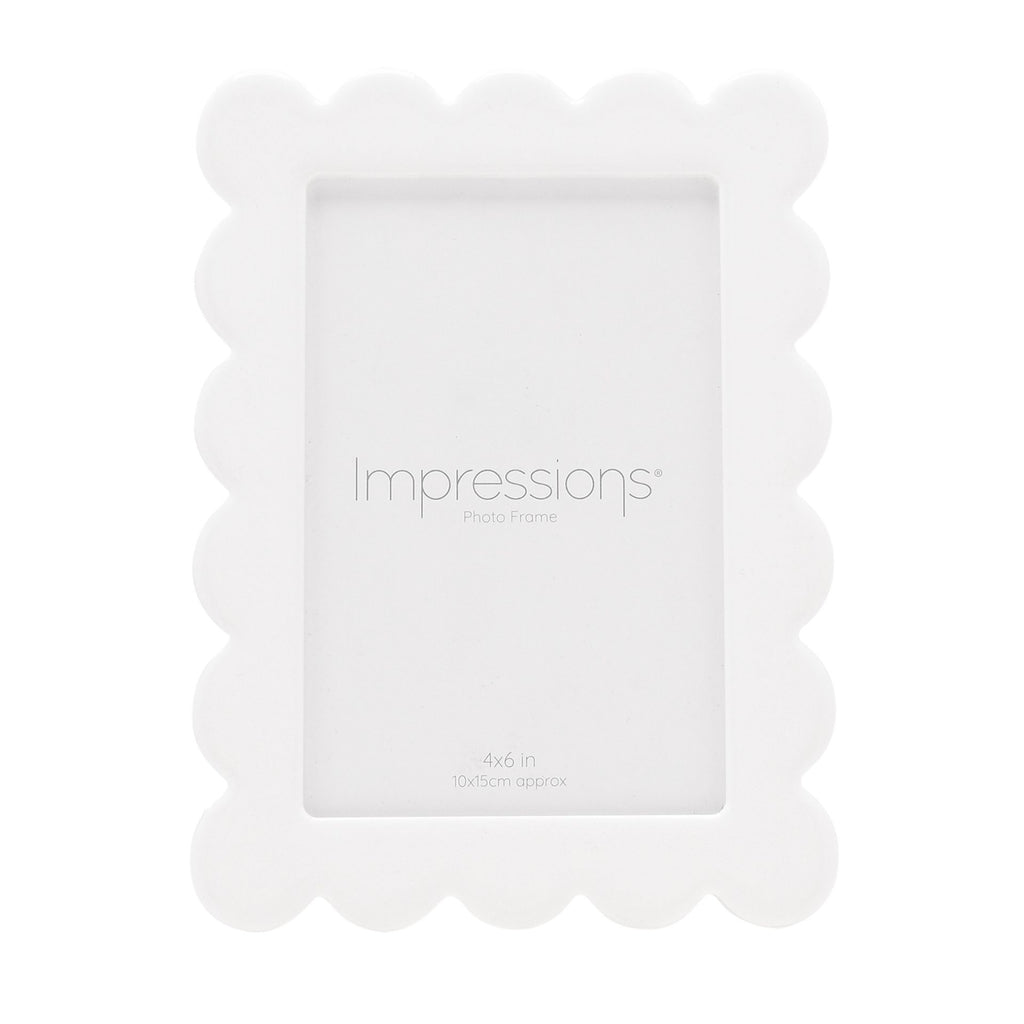 Impressions Acrylic and Epoxy Photo Frame Flower Shaped Edge White 4" x 6"