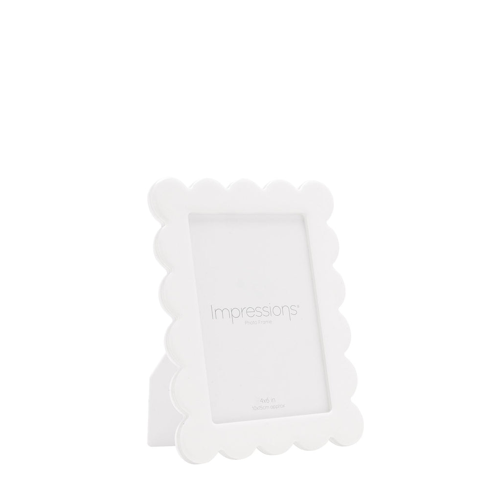 Impressions Acrylic and Epoxy Photo Frame Flower Shaped Edge White 4" x 6"
