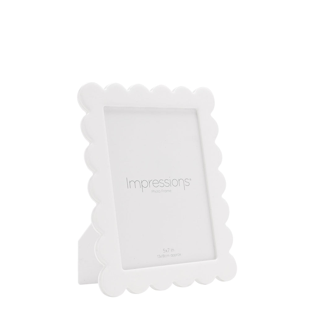 Impressions Acrylic and Epoxy Photo Frame Flower Shaped Edge White 5" x 7"