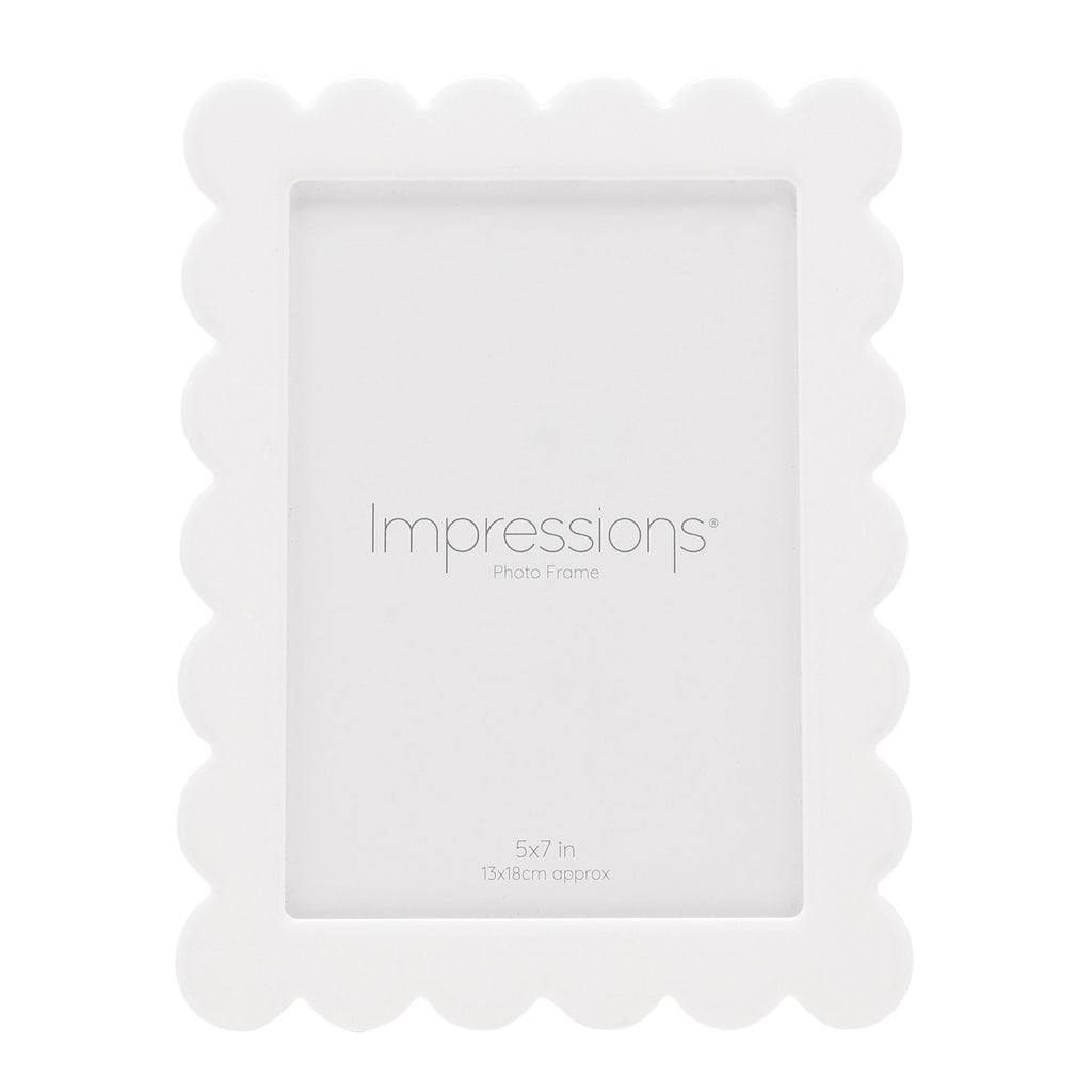 Impressions Acrylic and Epoxy Photo Frame Flower Shaped Edge White 5" x 7"