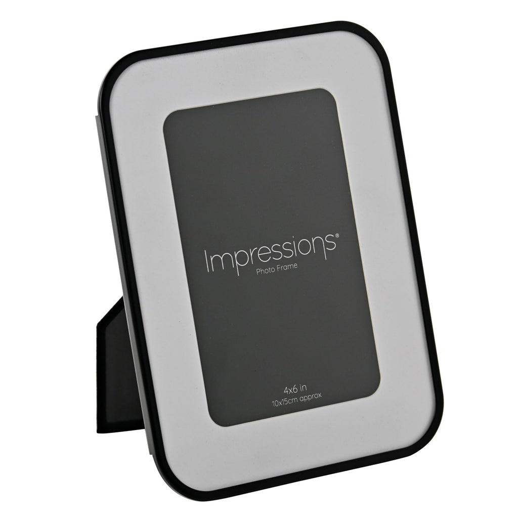 Impressions Black Oval Corner Photo Frame 4" x 6"