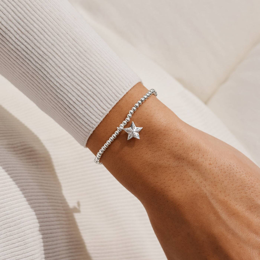 Joma Jewellery Christmas A Little Merry Christmas Amazing Auntie Silver Plated Bracelet
