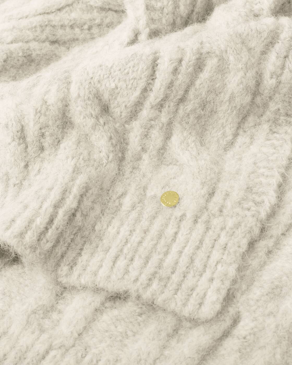 Katie Loxton Cable Knit Scarf Crème