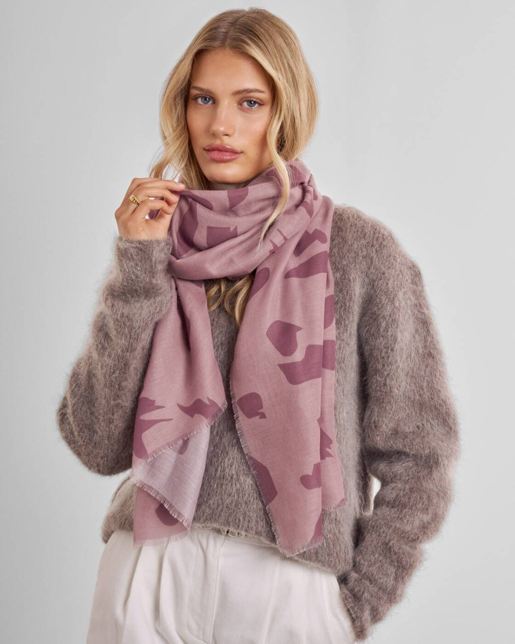 Katie Loxton Printed Scarf Large Leopard Light Pink Dusty Pink