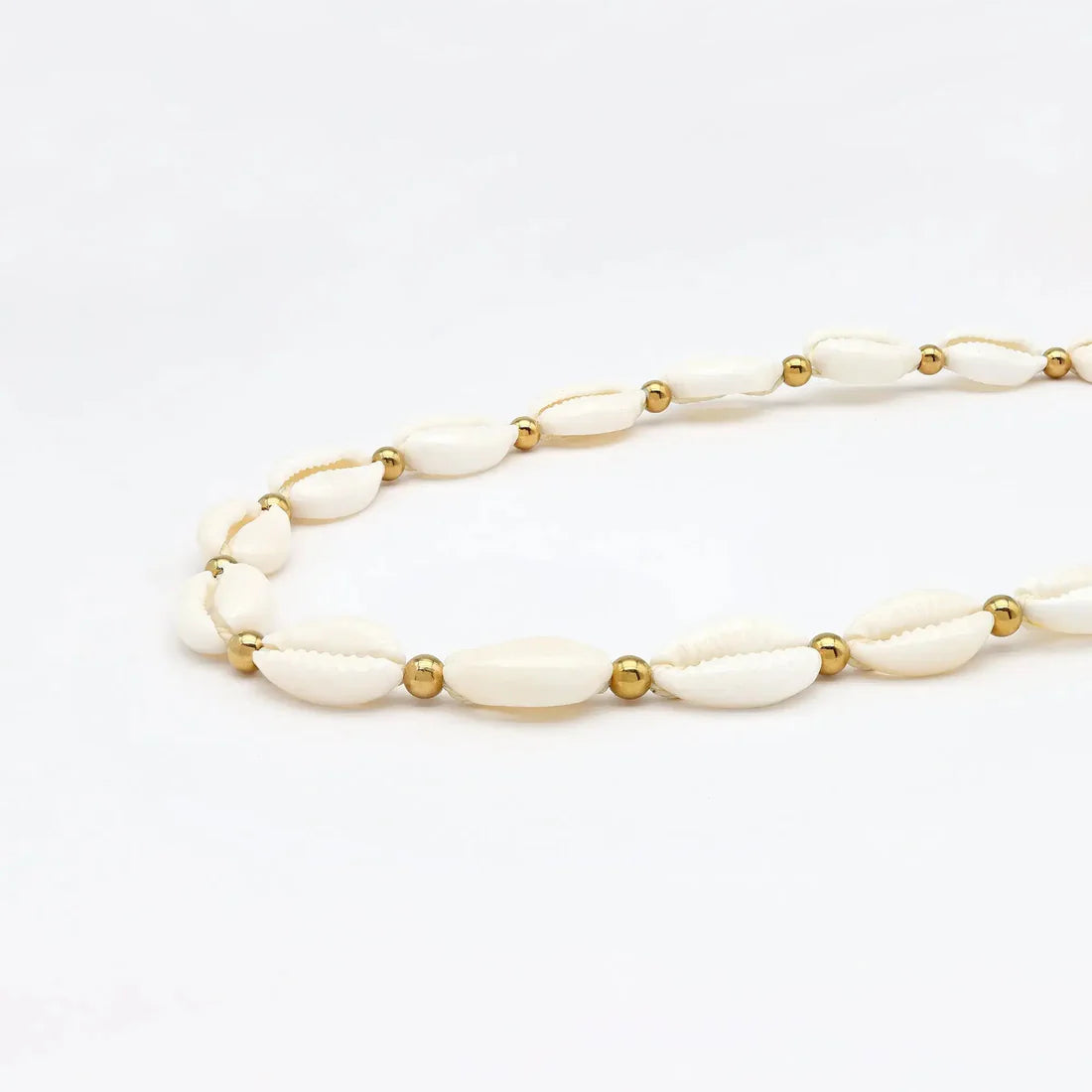 Pineapple Island Giada Gerupuk Shell Surf Necklace