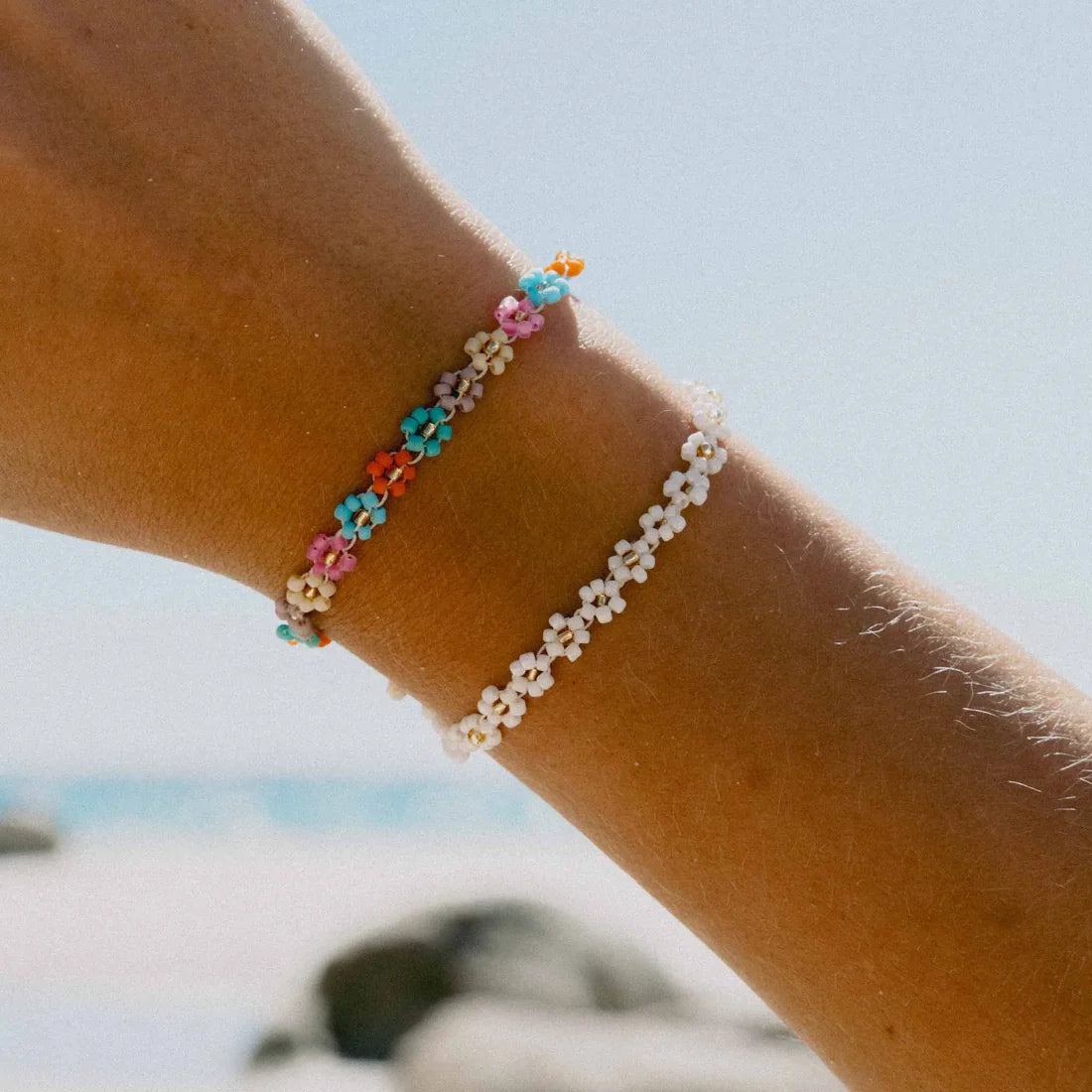 Pineapple Island Kelopak Daisy Chain Beaded Bracelet Multi