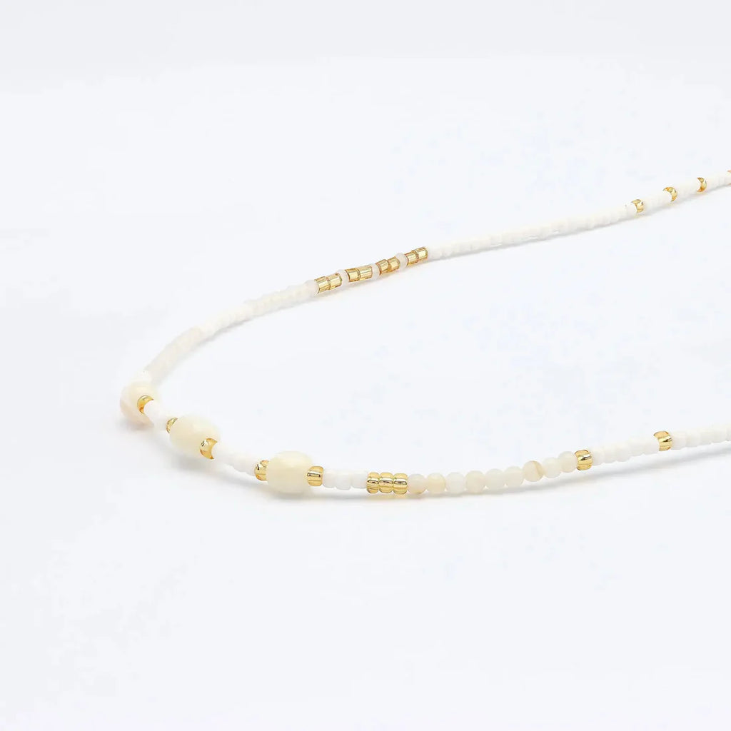 Pineapple Island Pasir Mother of Pearl Golden Hour Necklace