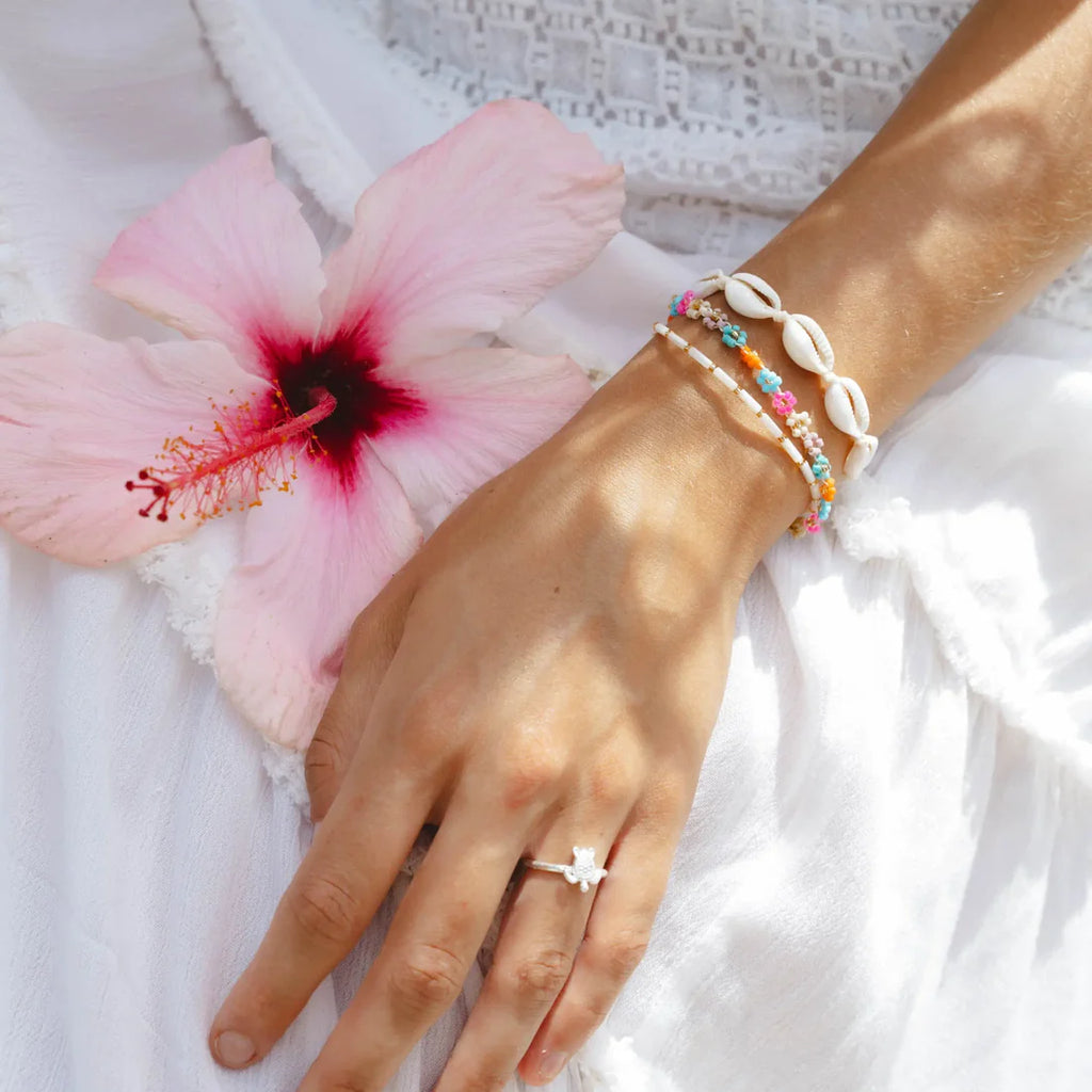 Pineapple Island Surga Daisy & Shell Bracelet Set