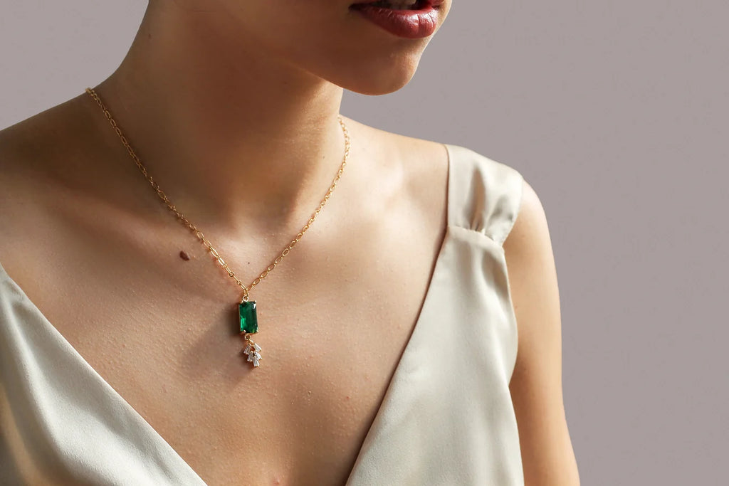 Art Deco Emerald Bar Necklace