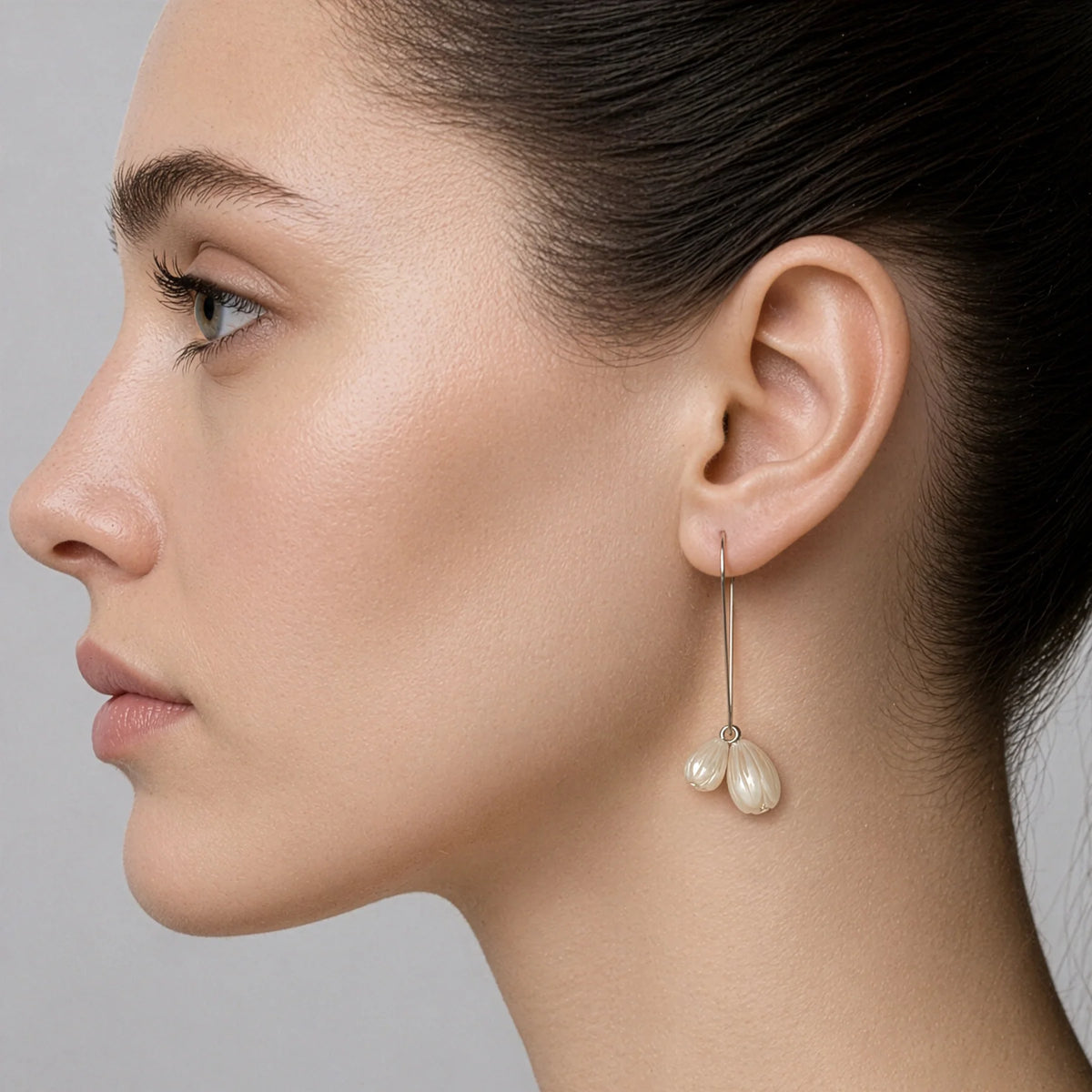 Silk Purse Pearl Snowdrop Earrings Silver