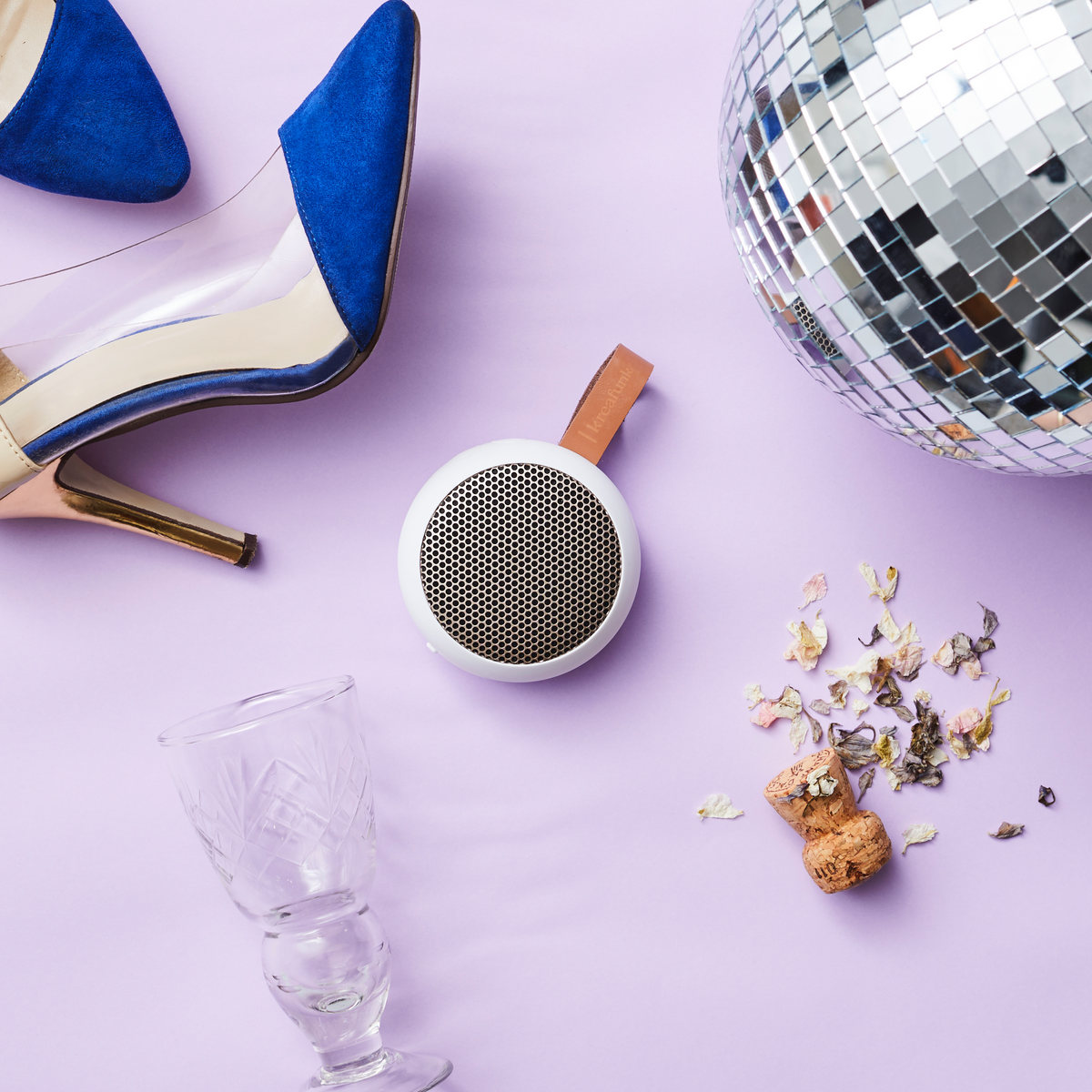 aGO 2 Bluetooth Speaker White
