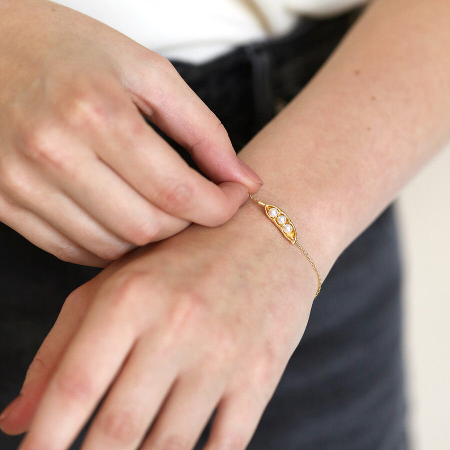 Lisa Angel Pearl Peas in a Pod Bracelet in Gold (3 Peas)